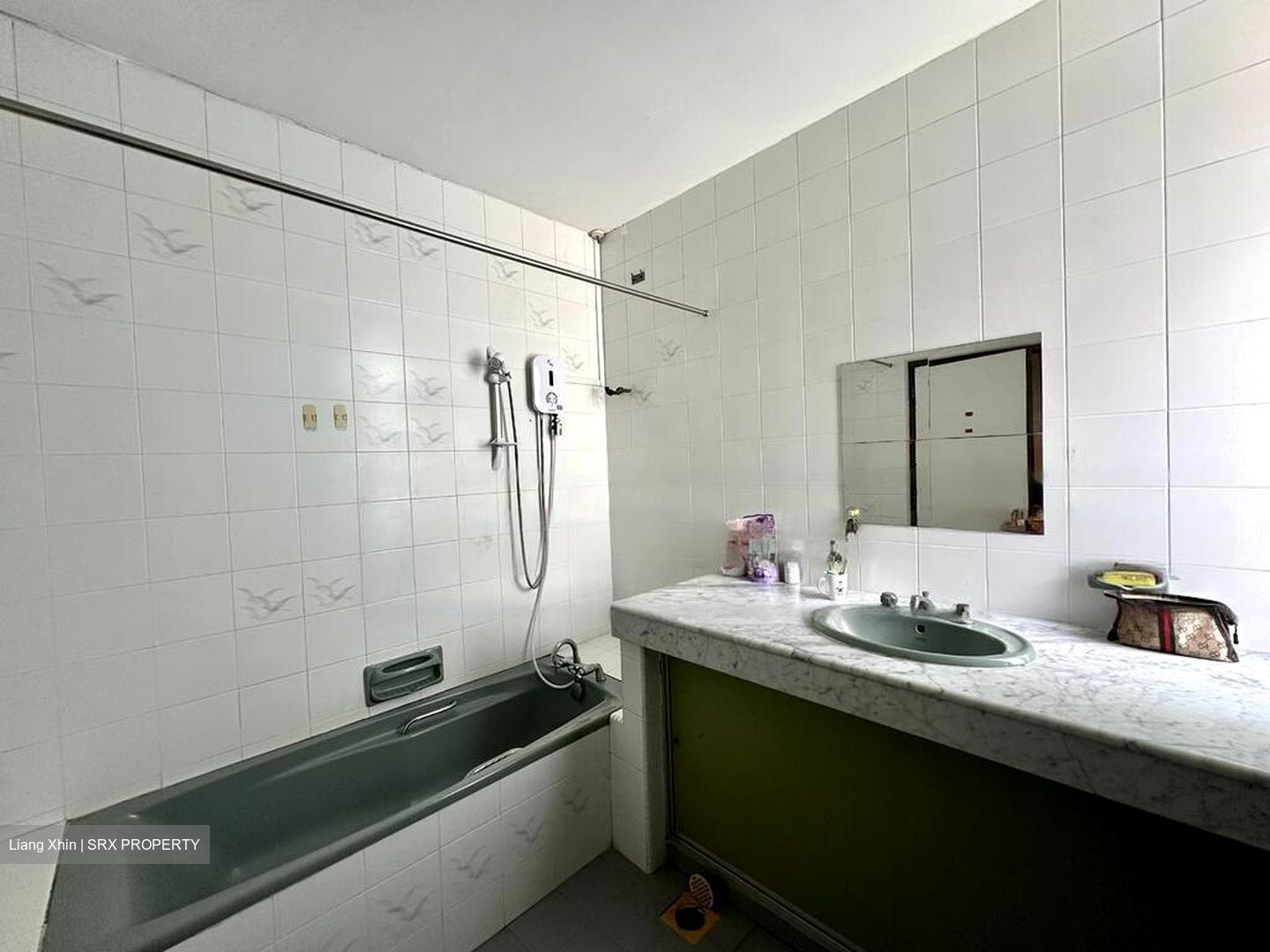 Upper East Coast Road (D16), Terrace #467271781